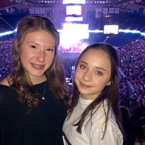 Meet your Posher, Maya